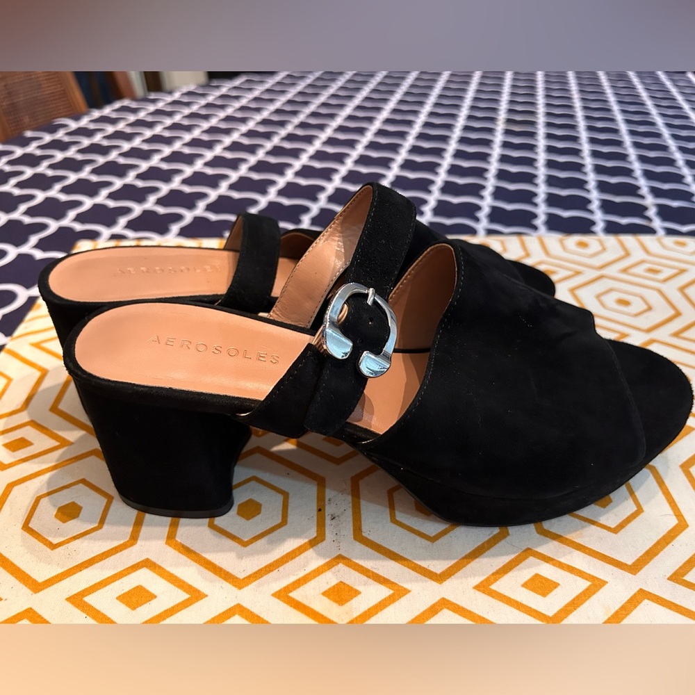 Black leather suede chunky heel slide w silver buckle. Size 9